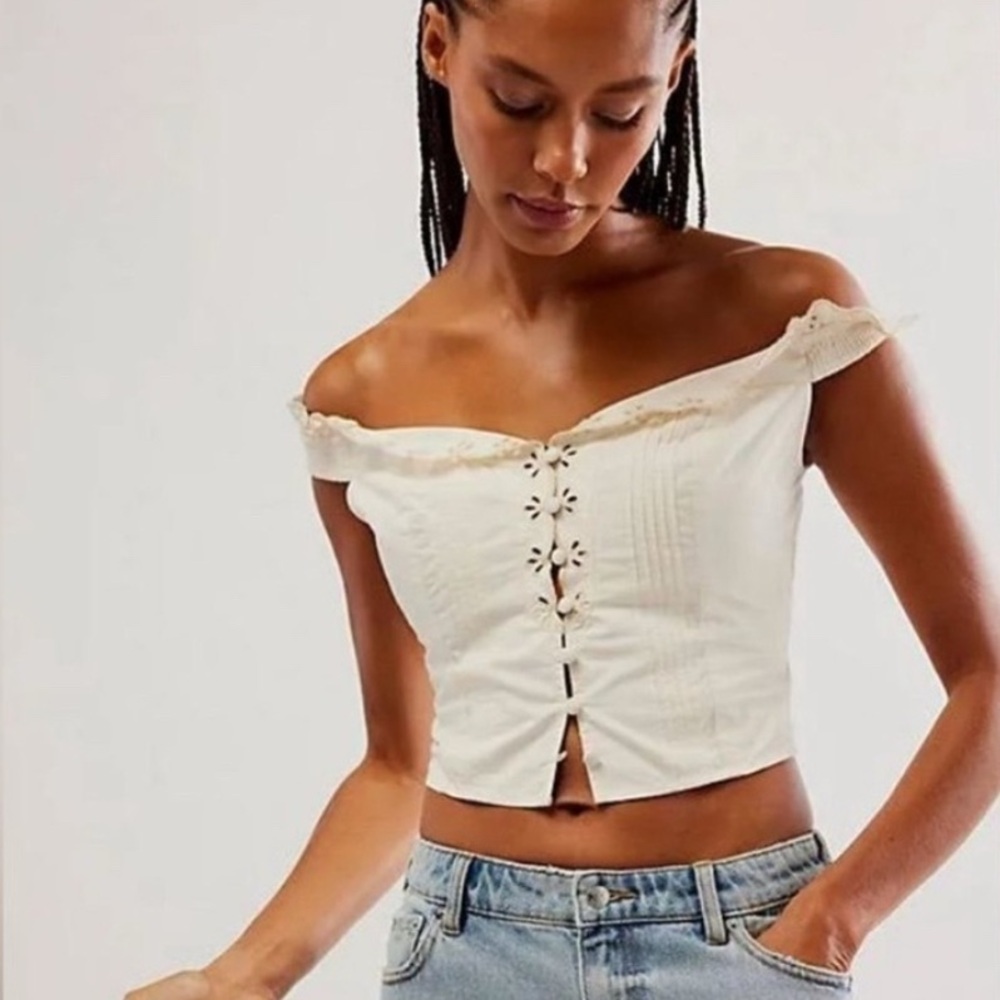 💕 FREE PEOPLE corset top, size XS eyelet smocked ruched off the shoulder crop